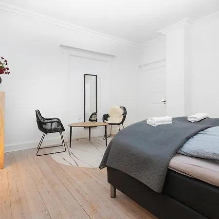 In - Close To Everything 4 People Apartment *