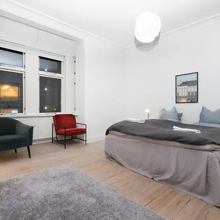 In - Close To Everything 4 People Århus