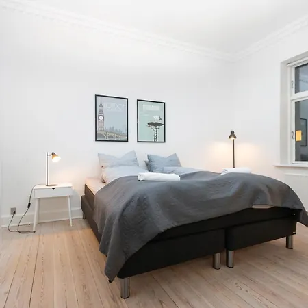 In - Close To Everything 4 People Apartment *